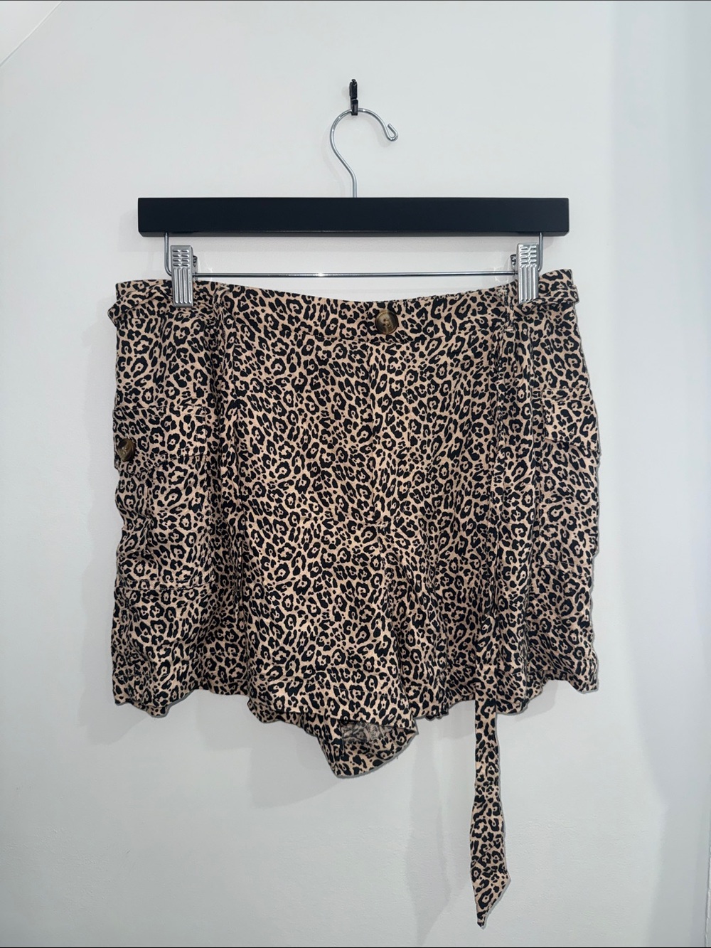 American Eagle Outfitters Leopard Print Tie-Waist Shorts - Beige Black